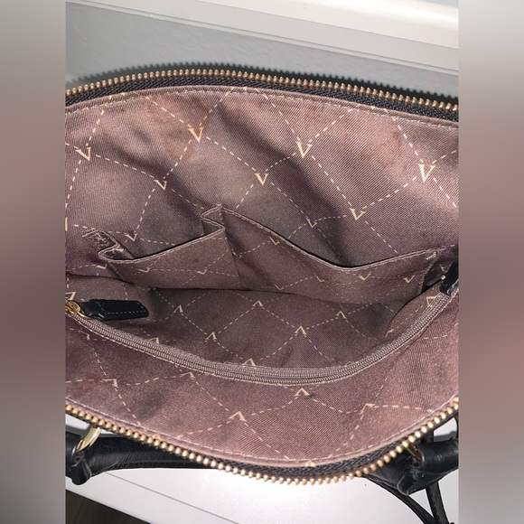 Vince Camuto Shoulder Bag in Black Leather with Gold Hardware - Picture 7 of 8